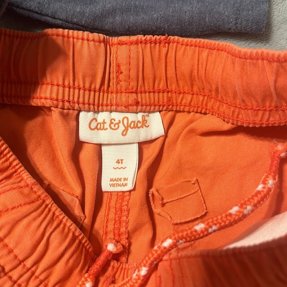 Cat and Jack long sleeve and shorts - Picture 3 of 3